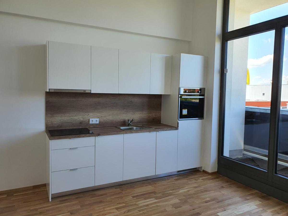 Greenpoint Apartment Wiener Neustadt Bagian luar foto